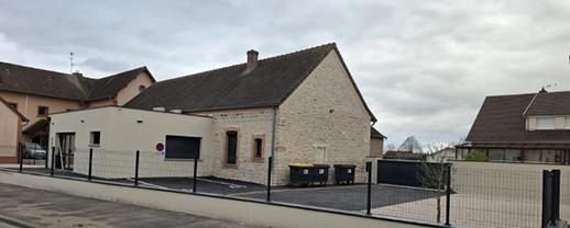 Maître d’œuvre sur site en pleine coordination de travaux